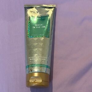 Bath & Body Works Magic in the Air Hydration Cream - Gold and Teal